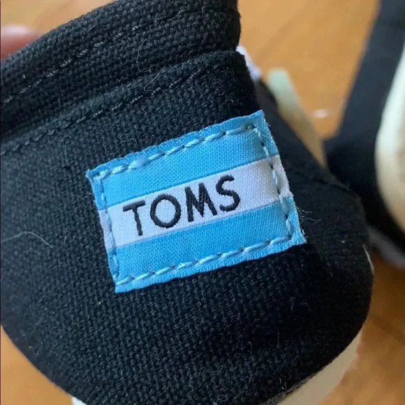 💖HOST PICK💖 TOMS never worn basic black men’s 12 - Picture 7 of 8